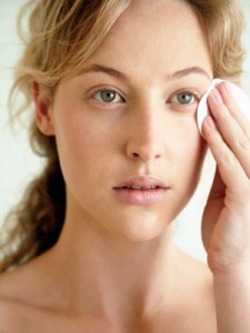 Tự xóa bọng mắt hiệu quả với 3 cách không thể dễ hơn