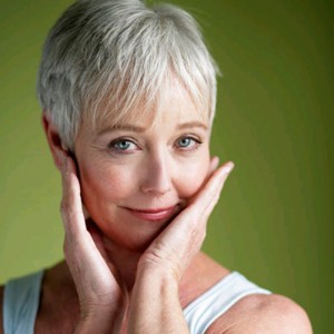 Lấy mỡ mí mắt có nguy hiểm không? Tư vấn chuyên gia