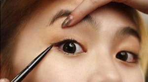 5 bước trang điểm biến mắt 1 mí thành 2 mí đẹp tự nhiên