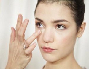 Bí quyết xóa tan bọng mỡ mắt đơn giản không ngờ