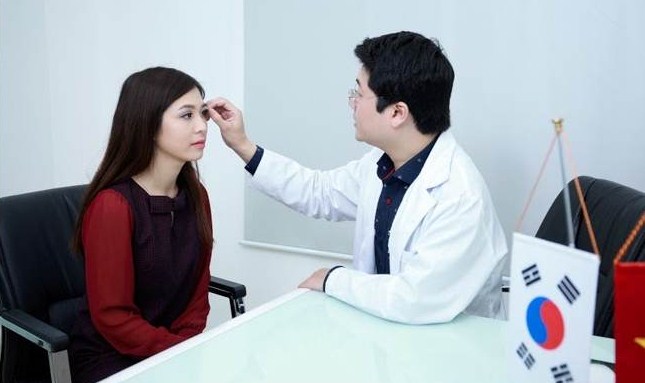 Sửa mắt bị trợn, mắt phẫu thuật hỏng nhanh và đẹp nhất